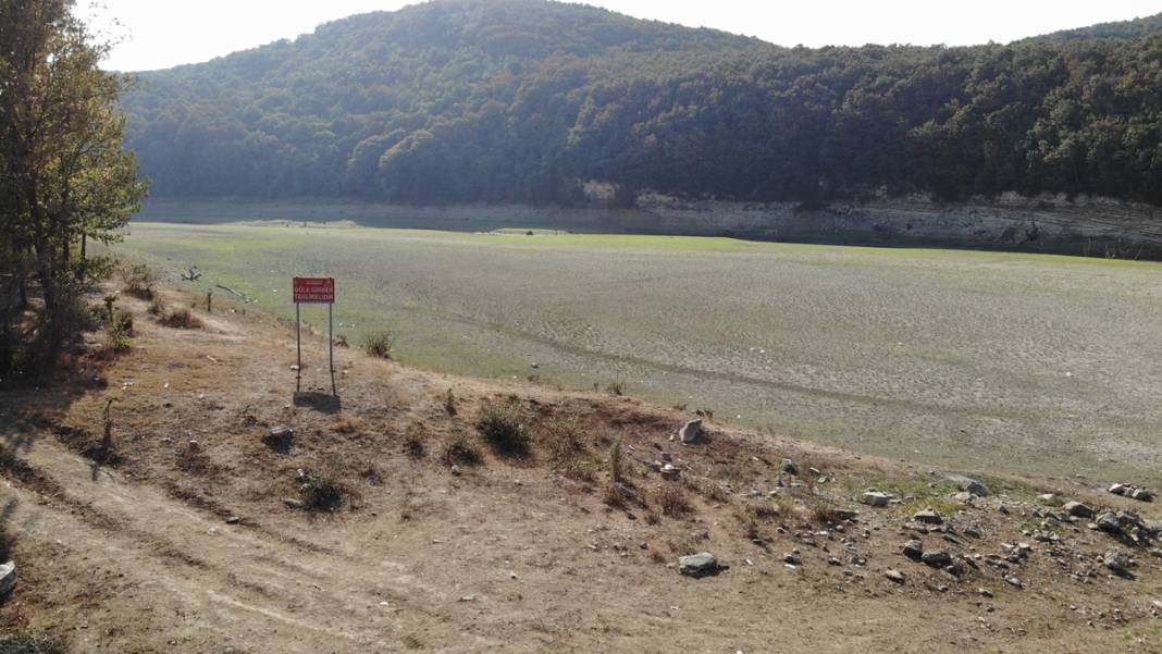 Görenler şaşkına döndü! Önceden tekneler yüzüyordu, şimdi insanlar yürüyor 11